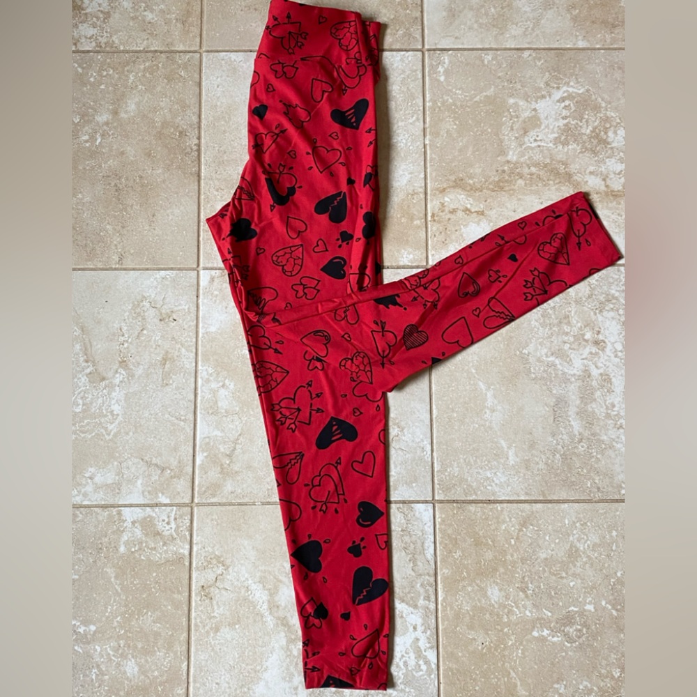 ❤️ NWT Lularoe valentines collection, leggings. Size OS